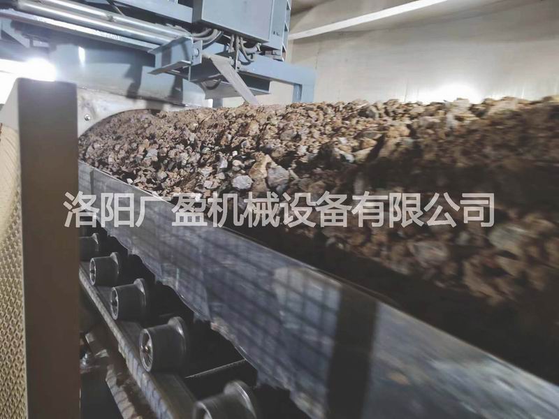 石灰石料仓（库）防堵稳料装置运行现场